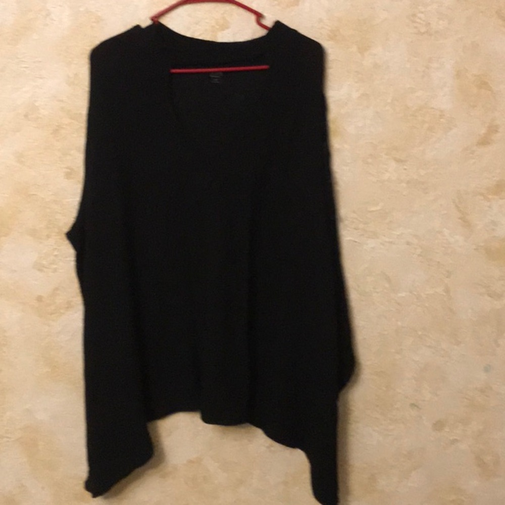 Super cute black thermal plus size blouse